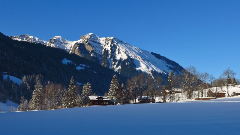 <strong>Gstaad, Switzerland</strong><br />
This Swiss village is your place to be if you like to be surrounded by the finest alpine scenery. This car-free haven is a sacred destination for ski lovers who would like to add charm to their visit by staying at one of the attractively located weathered-wood chalets. Isn’t it quite the perfect way to spend your honeymoon?<br />
 