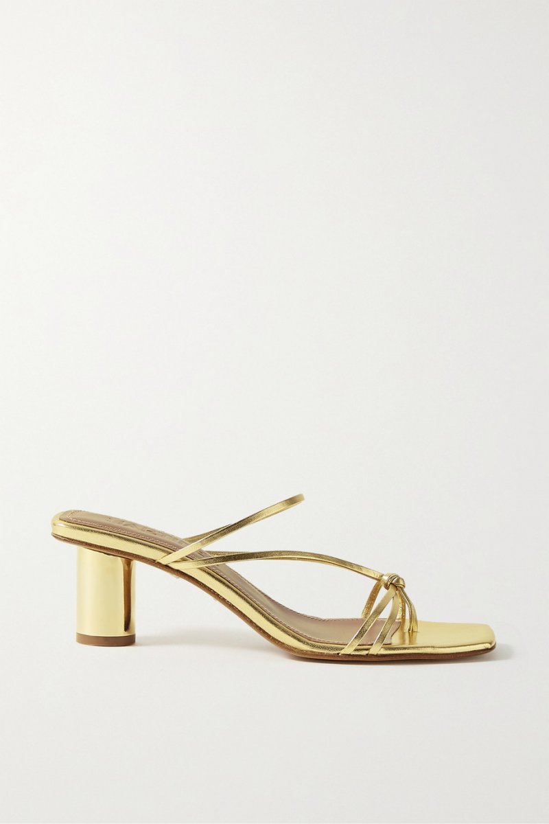 Souliers Martinez<br /> <em>Via Net-A-Porter</em><br />
&nbsp;