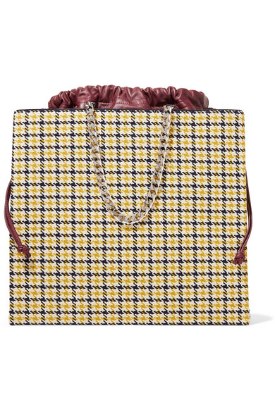 <p><span style=color:black>Victoria Beckham</span><br /> <em><span style=color:#7F7F7F>Via Net-A-Porter</span></em></p>
