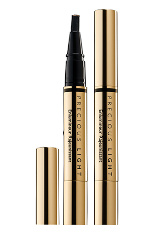 خضعت طبعة الزّهور الكلاسيكيّة إلى عمليّة تحديث لموسم ربيع وصيف 2015. مختلفةً وجريئة وتجريديّة، إنّ هذه الطّبعات الورديّة لا تشبه أيًّا ممّا رأيناه من ذي قبل.<br />
&nbsp;<br />
<strong>مارني </strong>