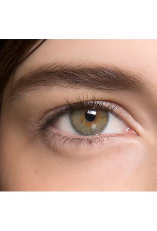 خضعت طبعة الزّهور الكلاسيكيّة إلى عمليّة تحديث لموسم ربيع وصيف 2015. مختلفةً وجريئة وتجريديّة، إنّ هذه الطّبعات الورديّة لا تشبه أيًّا ممّا رأيناه من ذي قبل.<br />
&nbsp;<br />
<strong>ميو ميو</strong>