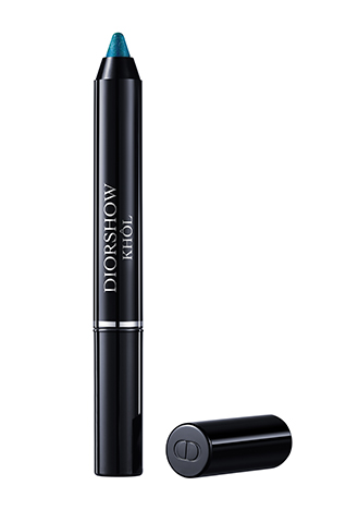 خضعت طبعة الزّهور الكلاسيكيّة إلى عمليّة تحديث لموسم ربيع وصيف 2015. مختلفةً وجريئة وتجريديّة، إنّ هذه الطّبعات الورديّة لا تشبه أيًّا ممّا رأيناه من ذي قبل.<br />
&nbsp;<br />
<strong>فالنتينو</strong>