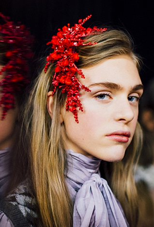 <strong>مجموعة مونيك لويلييه لفساتين الزّفاف </strong><br />
ربيع وصيف 2015