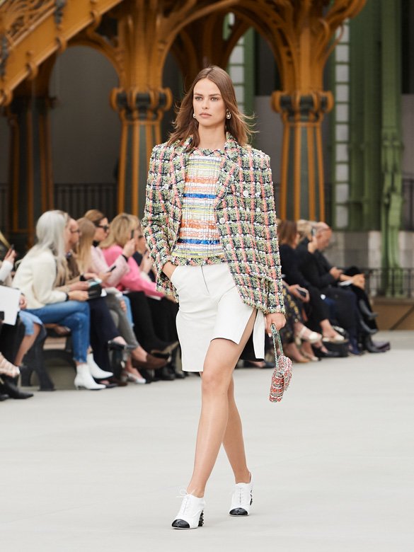 آنا دي أرماس<br />
<em>صورة من </em><em><span dir=LTR>Instagram.com/ana_d_armas</span></em><br />
&nbsp;