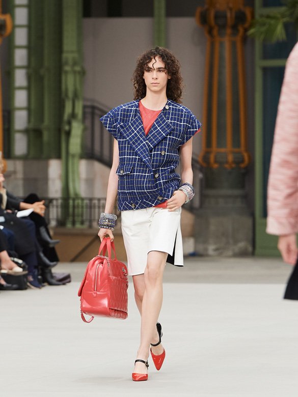 جينيفير لوبيز&nbsp;<br />
<em>صورة من&nbsp;</em><em><span dir=LTR>Instagram.com/jlo</span></em><br />
&nbsp;