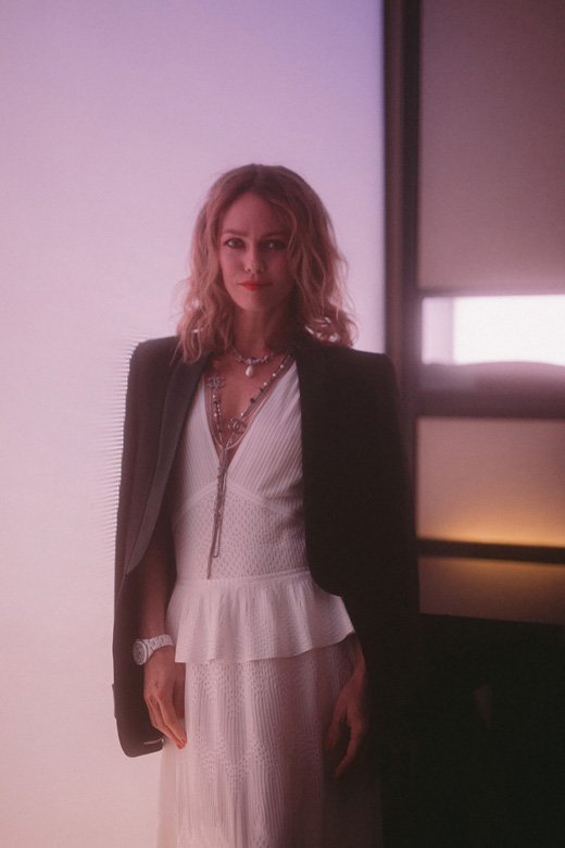<strong>Vanessa Paradis</strong>, CHANEL Ambassador and Muse of the new J12 watch, wore a black wool jacket and a white cotton dress from the Spring-Summer 2019 Act I ready-to-Wear collection, CHANEL accessories, bag, shoes and makeup paired with “J12” watch in white ceramic.<br />
 