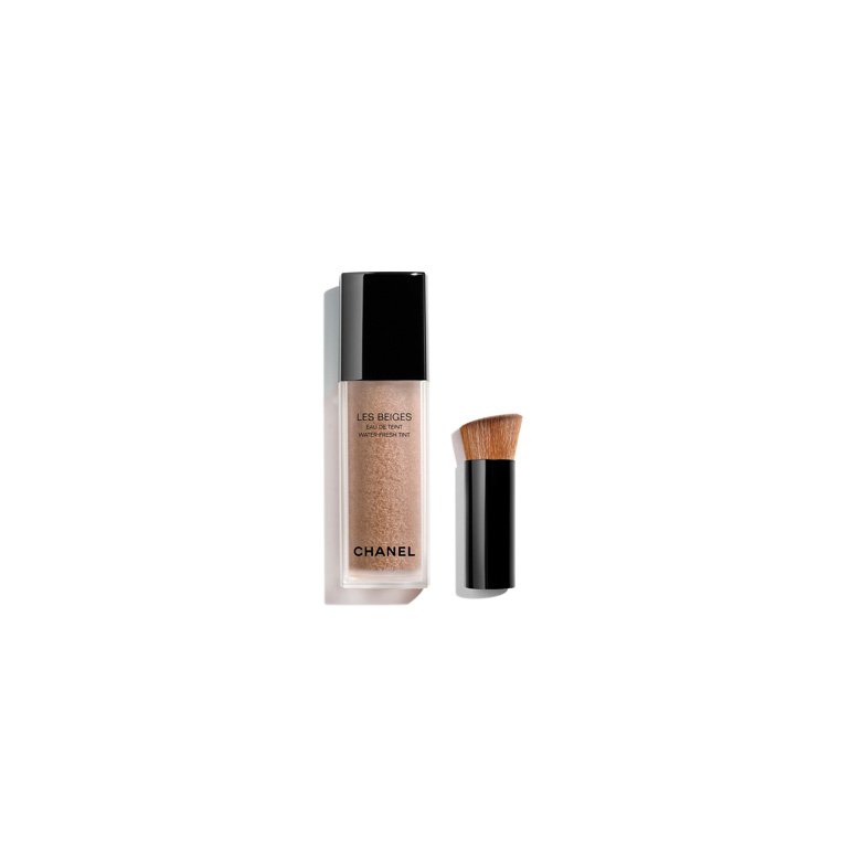 Offering an original vision of foundation, <strong>CHANEL</strong>’s <strong>Les Beiges Water-Fresh Tint</strong> gives your complexion a one-of-a-kind freshness, as well as a natural, luminous and sheer finish thanks to its formula that bring together water and oil. Talk about comfort!