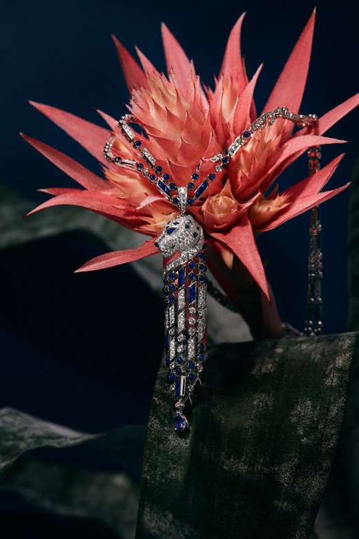 <strong>Cartier</strong>, Panthère de Cartier necklace in platinum set with sapphires, onyx and diamonds