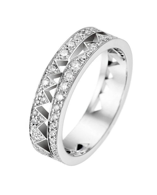<strong>Akillis</strong>, Capture Me ring for her<br />