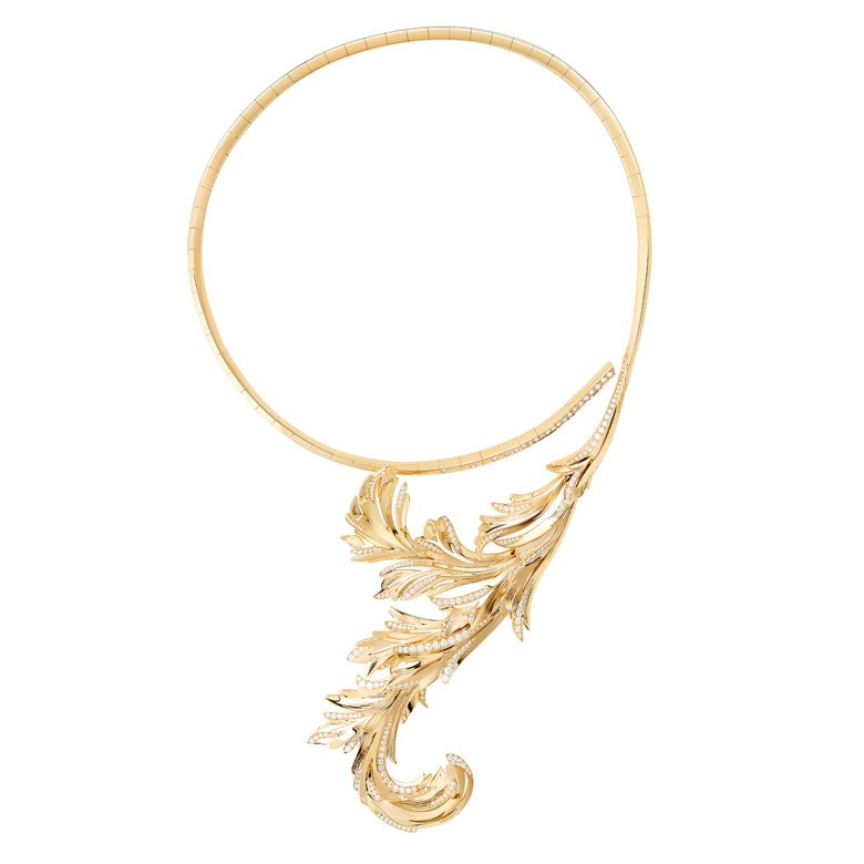 <strong>Boucheron</strong>, Signature high jewelry collection, Feuilles d’Acanthe question mark necklace<br />
 
