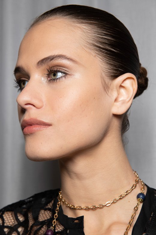 <strong>The Subtle Smokey </strong><br />
Elie Saab<br />