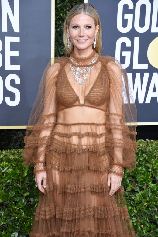 <strong>Gwyneth Paltrow </strong>shines in <strong>Bvlgari</strong>’s Fiorever high jewelry necklaces that she paired with high jewelry earrings and two diamond high jewelry rings<br />
 