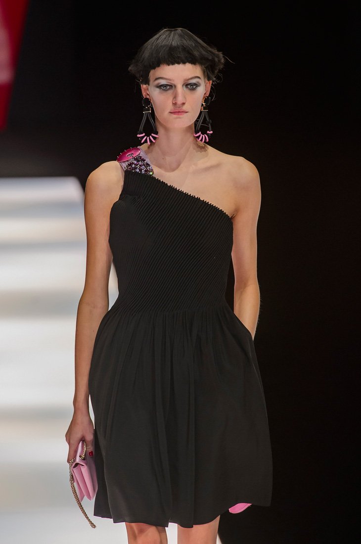 ألكسندر ماكوين<br />
<em>من موقع</em> <em><span dir=LTR>Matches Fashion</span></em><br />
&nbsp;