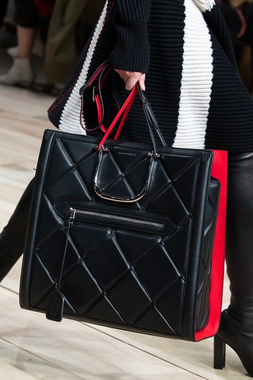 Paris Fashion Week - A Look at the Best Accessories

