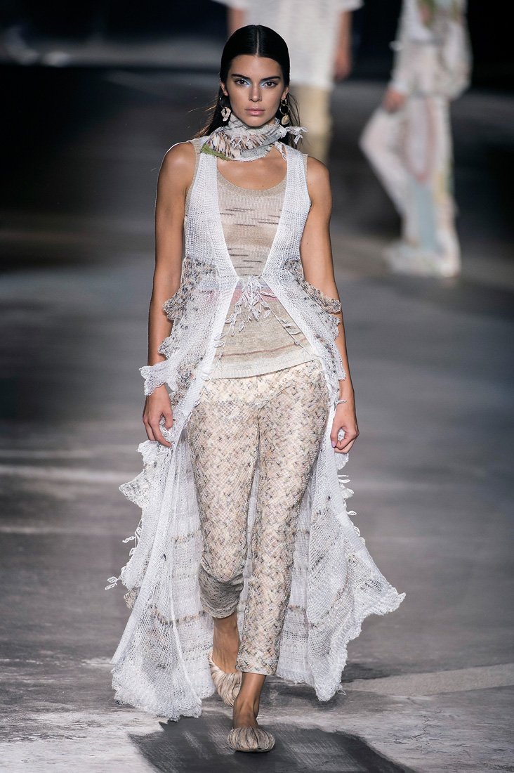 دعي أولادك يركّبون حاسوبهم الخاصّ والاستلهام من عالم البرمجة من خلال&nbsp;<strong>عدّة</strong>&nbsp;<strong><span dir=LTR>Kano</span></strong>&nbsp;<strong>للحاسوب</strong>.<br />
&nbsp;<br />
وإذا كنت تبحثين عن المزيد من الطرق لجعل وقت فراغ ملائكتك الصغار أكثر تشويقًا، تفقّدي:<br />
<a href=https://www.azyaamode.com/ar/%D9%84%D9%86%D8%AD%D8%B8%D9%89-%D8%A8%D8%A8%D8%B9%D8%B6-%D8%A7%D9%84%D9%85%D8%B1%D8%AD-%D8%A7%D9%84%D8%B4%D8%AA%D9%88%D9%8A%D9%91- target=_blank>لنحظى ببعض المرح الشتويّ!</a><br />
<a href=https://www.azyaamode.com/ar/%D8%AD%D8%A7%D9%86-%D9%85%D9%88%D8%B9%D8%AF-%D9%85%D8%B4%D8%A7%D9%87%D8%AF%D8%A9-%D8%A7%D9%84%D8%AA%D9%91%D9%84%D9%81%D8%A7%D8%B2-%D8%B9%D8%B1%D9%88%D8%B6-%D8%AA%D9%84%D9%81%D8%B2%D9%8A%D9%88%D9%86%D9%8A%D9%91%D8%A9-%D9%83%D9%84%D8%A7%D8%B3%D9%8A%D9%83%D9%8A%D9%91%D8%A9-%D9%84%D9%84%D8%A3%D9%88%D9%84%D8%A7%D8%AF-%D8%B9%D9%84%D9%89-%D9%86%D8%AA%D9%81%D9%84%D9%8A%D9%83%D8%B3 target=_blank>حان موعد مشاهدة التّلفاز &ndash; عروض تلفزيونيّة كلاسيكيّة للأولاد على نتفليكس</a><br />
&nbsp;<br />
<em>مقالة من كتابة ميرلّا حدّاد</em>