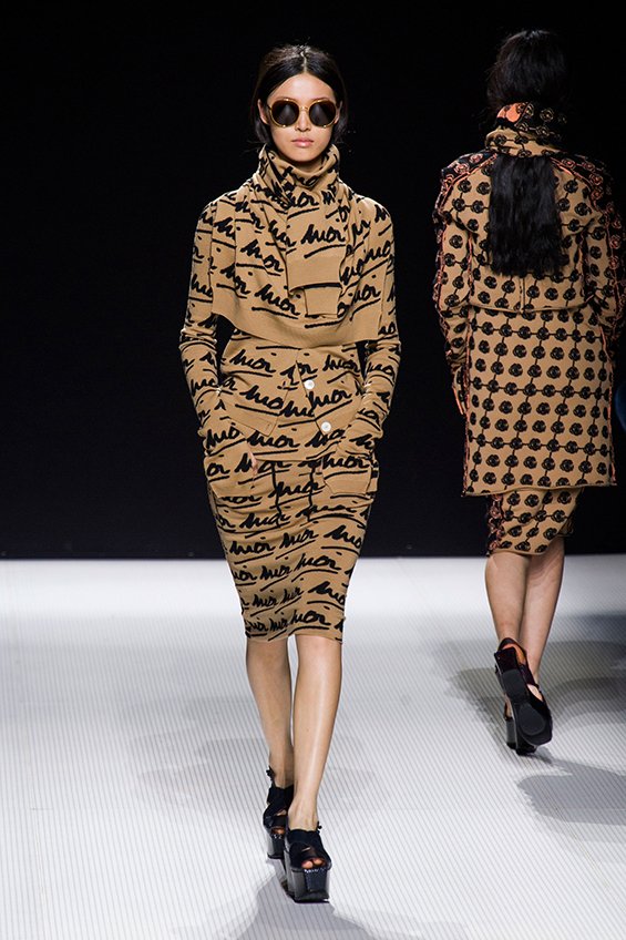 علامة Illesteva<br />
<em>من موقع</em> <em>Net-A-Porter</em>