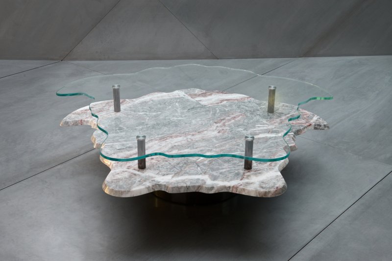 أحذية عالية الكعب من فالنتينو<br />
<em>متوفّرة لدى هارفي نيكلز-دبي</em><br />
&nbsp;