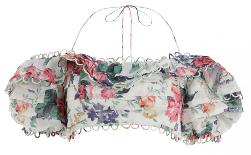 <strong>السراويل المفرّغة</strong><br />
دايون لي<br /> <em>صورة من مودا أوبيراندي</em><br />
&nbsp;