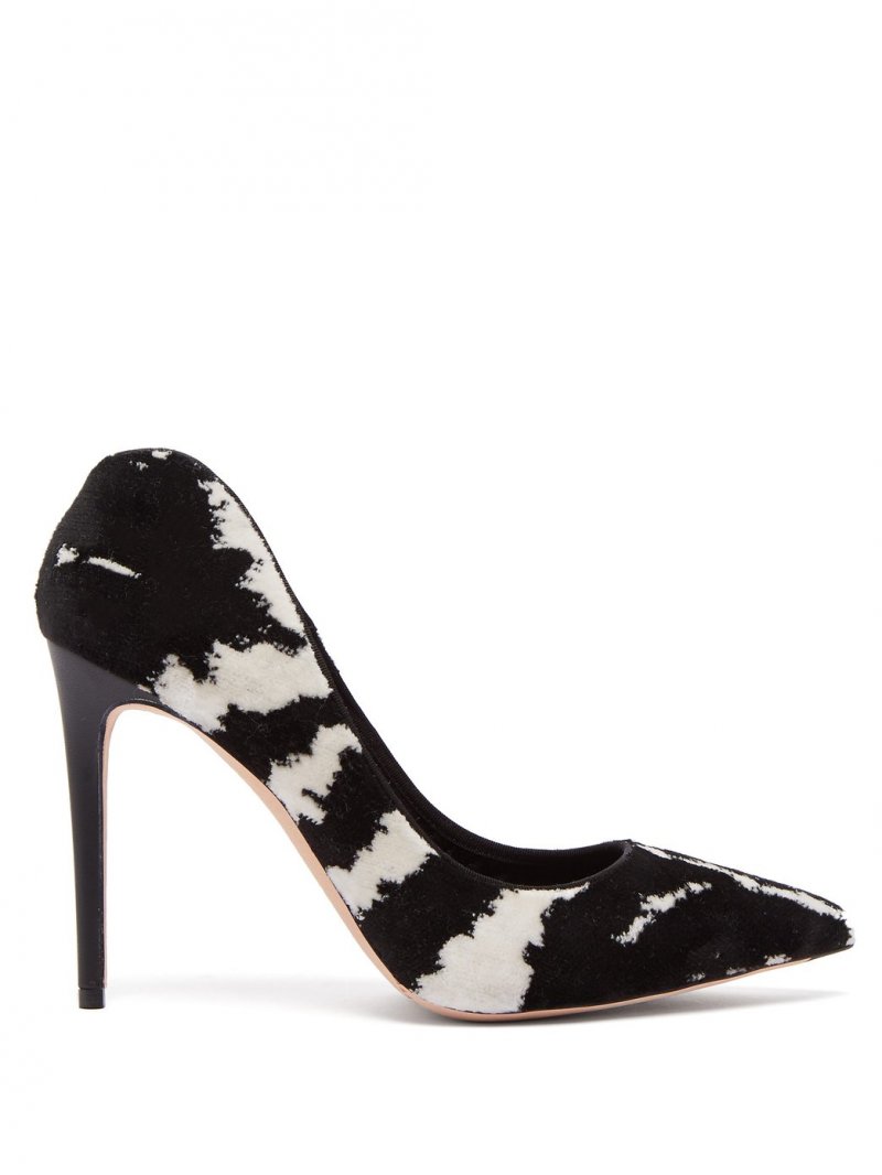 Alexander McQueen<br /> <em>Via Matches Fashion</em><br />
&nbsp;