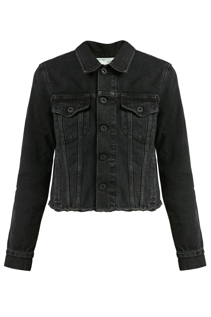 -<strong>بلانكا باديلا</strong> تبدو رائعة الجمال في تصاميم من <strong>بولغري</strong><br />
&nbsp;