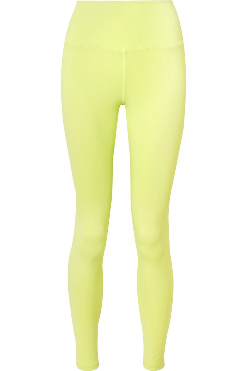 متغّلبًا على الحرّ والعرق والرطوبة بإطلالة نهائيّة خالية من اللماعيّة، يتألّف مستحضر&nbsp;<strong><span dir=LTR>Forever 24H Wear High Perfection Matte Foundation</span></strong>&nbsp;من&nbsp;<strong>ديور&nbsp;</strong>من مستحضر للعناية بالبشرة بنسبة 86% فيحسّن بشرتك يوم بعد يوم. إنّه المزيج الأسمى بين المكياج والعناية بالبشرة!