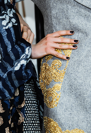 <strong>مجموعة أوسكار دي لا رينتا لفساتين الزّفاف </strong><br />
ربيع وصيف 2015