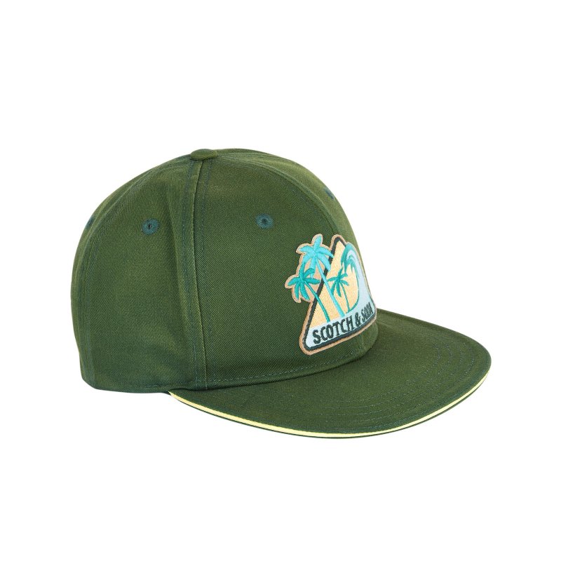 Scotch & Soda<br /> <em>Via Melijoe.com</em><br />
&nbsp;