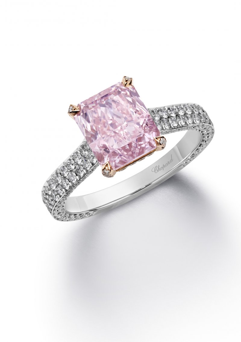 <strong>Chopard</strong>, Red Carpet high jewelry collection ring<br />
 