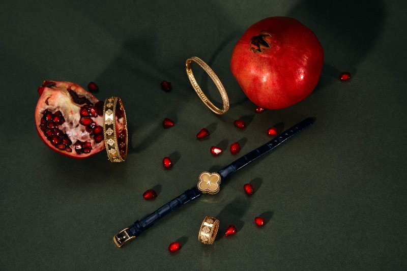 <strong>Van Cleef & Arpels</strong>, Perlée Clovers bracelet in yellow gold set with diamonds<br /> <strong>Van Cleef & Arpels</strong>, Perlée diamond bracelet in yellow gold set with diamonds<br /> <strong>Van Cleef & Arpels</strong>, Sweet Alhambra watch in yellow gold<br /> <strong>Van Cleef & Arpels</strong>, Perlée Clovers ring in yellow gold set with diamonds