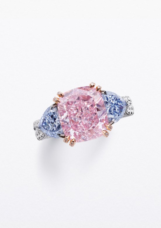 <strong>Chopard</strong>, Red Carpet high jewelry collection ring<br />
 