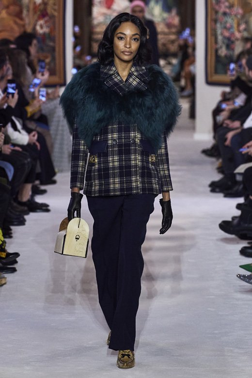 <strong>Jourdan Dunn</strong> is the first model of color to appear solo on the cover of British Vogue in 2015. This is not all, as she debuted her career at the young age of 15 and walked many runways including Dior, Louis Vuitton, Prada and Lanvin. 