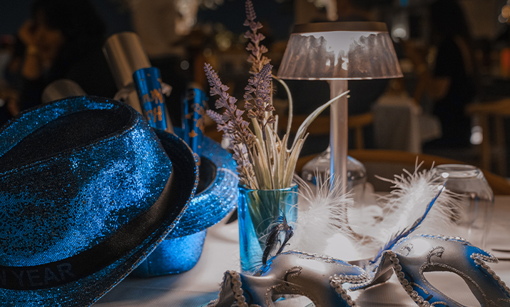 <p><strong>Manzil Downtown</strong> also has its very special way to welcome 2021. This hotel ends the year on a delicious note through its selection of offers. From Boulevard Kitchen and its buffet stations to Courtyard and its packages and Nezesaussi Grill’s offerings, you’re in for a treat!</p>