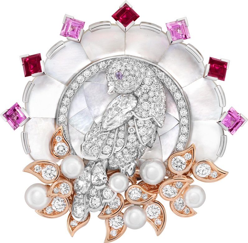 <strong>Van Cleef & Arpels</strong> Romeo & Juliet high jewelry collection, Snowy Dove clip