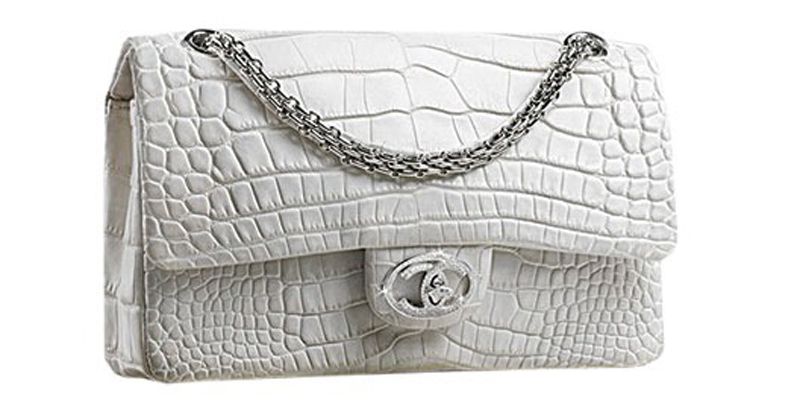 <strong>شانيل&nbsp;</strong><strong><span dir=LTR>CHANEL</span></strong><strong>،&nbsp;</strong>أقراط&nbsp;<span dir=LTR>Com&egrave;te</span>&nbsp;غير المتناسقة<br />
&nbsp;
