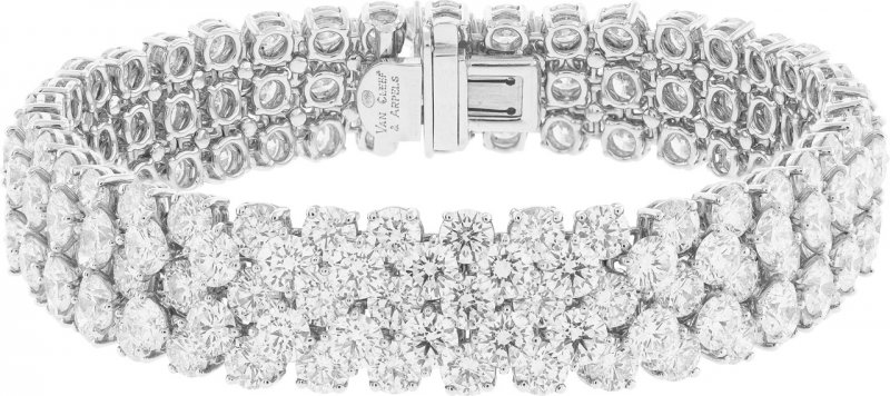 <strong>À Cheval bracelet in platinum, white gold and diamonds</strong>