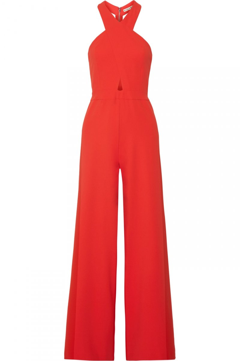 أقراط من <strong>رالف مصري</strong><br />
<em>متوفّرة لدى هارفي نيكلز &ndash; دبي وبلومينغديلز</em><br />
&nbsp;