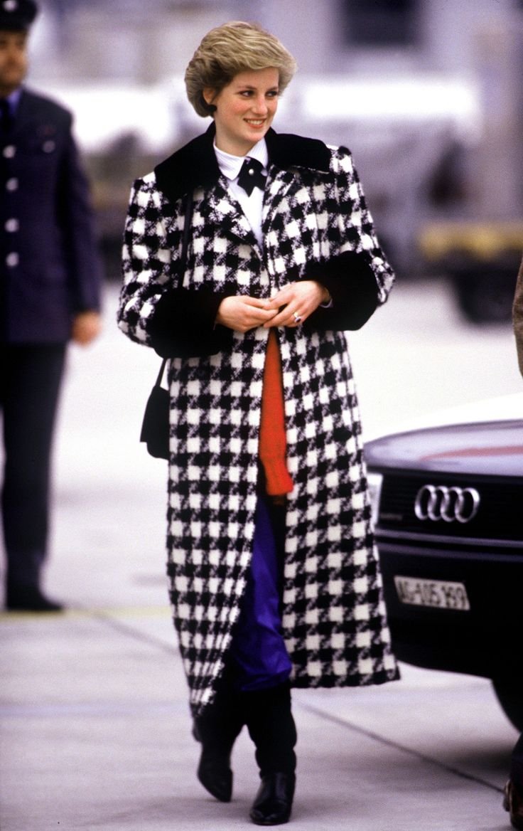 <strong>فيرنييه،</strong> سوار <span dir=LTR>Calla</span><br />
&nbsp;