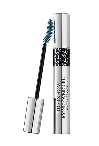 خضعت طبعة الزّهور الكلاسيكيّة إلى عمليّة تحديث لموسم ربيع وصيف 2015. مختلفةً وجريئة وتجريديّة، إنّ هذه الطّبعات الورديّة لا تشبه أيًّا ممّا رأيناه من ذي قبل.<br />
&nbsp;<br />
<strong>بربيري برورسم</strong>