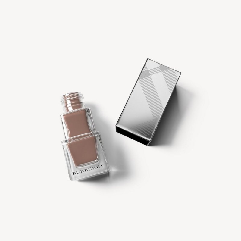 <strong>Burberry</strong>, nail polish in <em>Dusky Mauve</em><br />