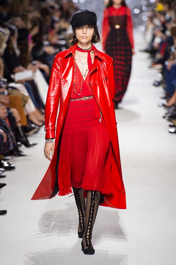 ساعة <span dir=LTR>L&rsquo;Heure du Diamant</span><br />
تعطي ساعة <strong><span dir=LTR>L&rsquo;Heure du Diamant</span></strong> من شوبارد معنىً جديداً للسّاعة المرصّعة. فتسلّط مجموعة السّاعات هذه الأضواء على خبرة الدّار في مجال المجوهرات والسّاعات بأروع الطّرق.