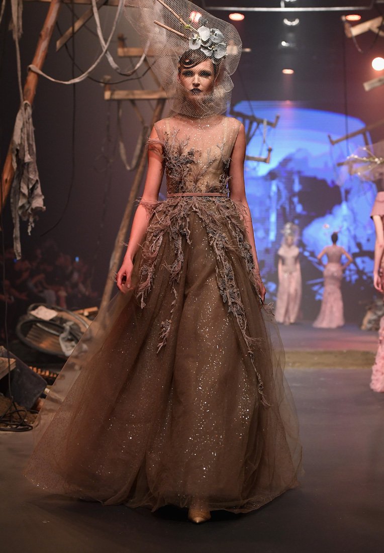 علامة Holly Hastie<br />
<em>من موقع</em> <em>Alexandalexa.com</em><br />
&nbsp;