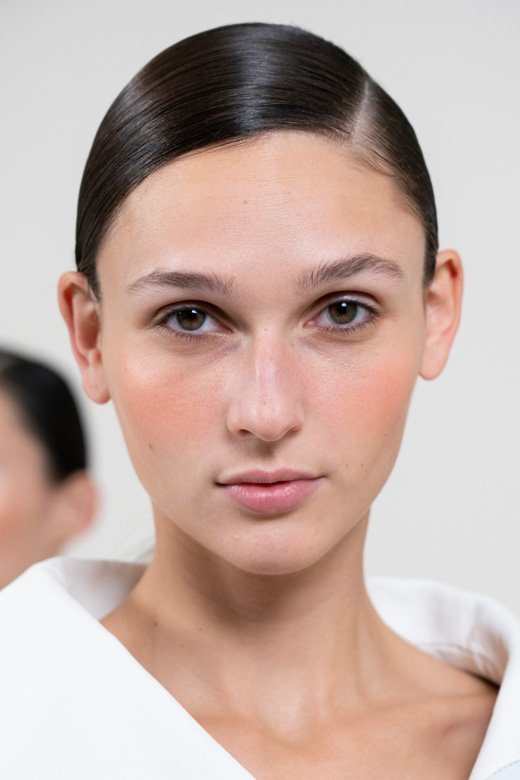 <strong>The Natural Makeup Look </strong><br />
Hermès<br />
