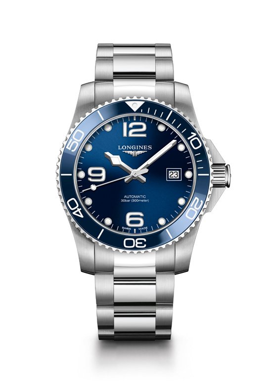 <p><strong>Longines, HydroConquest watch </strong></p> <p>Bringing together the traditional style of diving watches, the unique requirements of the sport and the elegance of the Swiss watchmaker, this watch meets the expectations of sea explorers with its water-resistance to 300 meters. For an enhanced experience, it includes a crown protection and a double security folding clasp with integrated diving extension, in addition to being scratch-resistant.</p>
