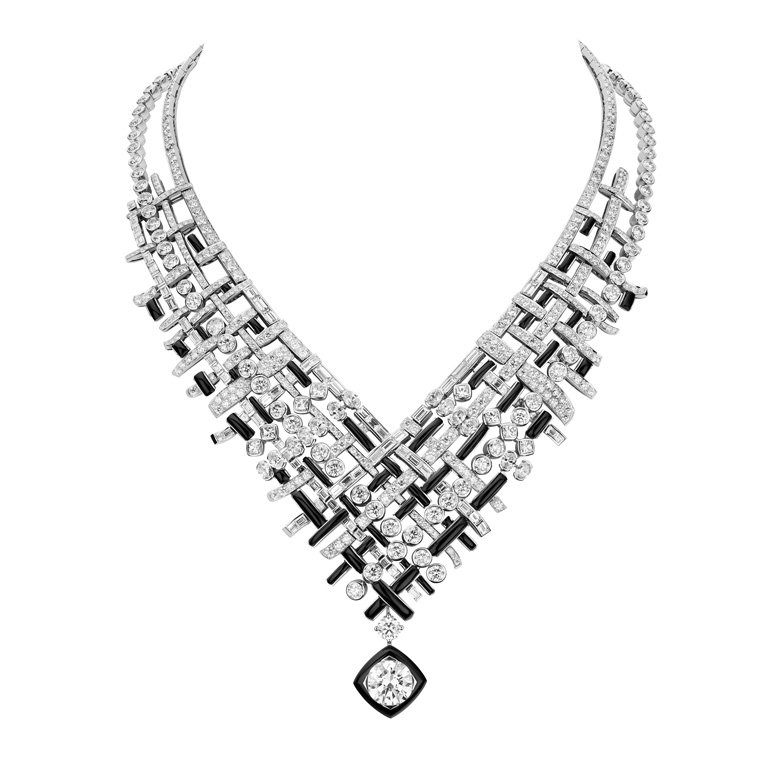<strong>CHANEL</strong>, Tweed de CHANEL high jewelry collection, Tweed Graphique necklace<br />
 