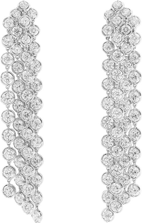 <strong>Palmyre earrings in white gold and diamonds</strong><br /> <br />
When it comes to dresses with V necklines, their low cut deserve to be highlighted with a classic choker, long earrings or small studs.