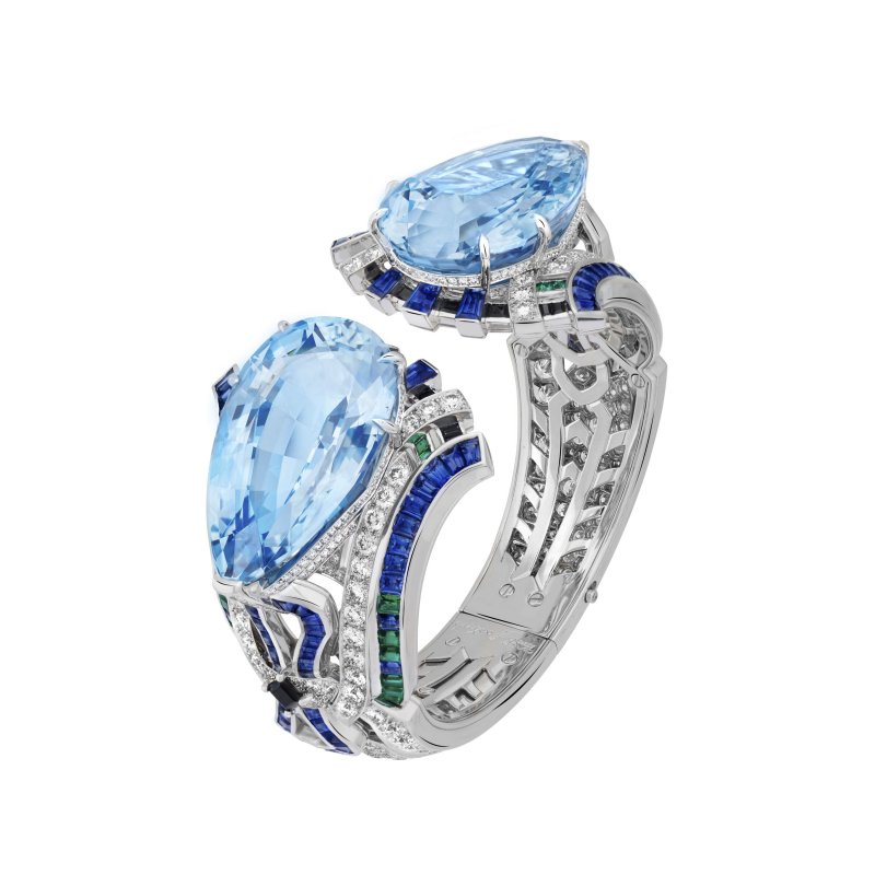 <strong>Van Cleef & Arpels</strong>, Rome & Juliet high jewelry collection, Fiore cuff<br />
 