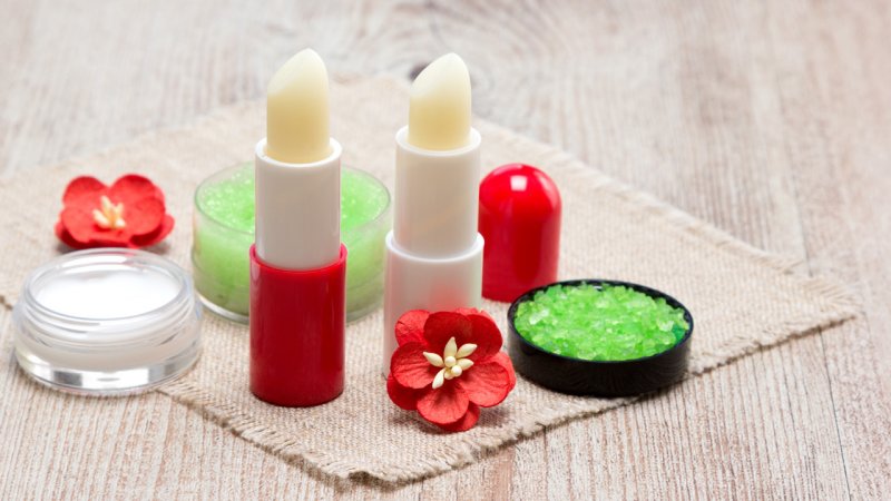 Now the lips! Every one of us has at least one lip balm that she doesn’t like, so now is the time to use it. Mash it and mix it with some honey and sugar and you’ve got yourself a great lip scrub.