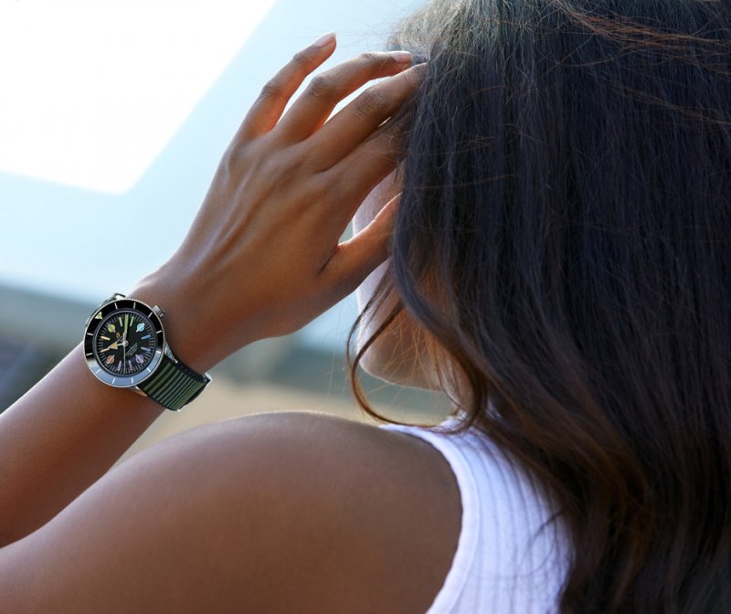 <p><span style=color:rgb(0, 0, 0)>As a watch lover, you wouldn’t spend a day without a beauty wrapped on your wrist. And because of social distancing watchmaking houses can’t organize launches for their new marvels, but since </span><a href=https://www.azyaamode.com/en/breitling-always-finds-a-way target=_blank><span style=color:rgb(0, 0, 0)><strong>Breitling always finds a way</strong></span></a><span style=color:rgb(0, 0, 0)>, it organized a webcast for us to enjoy some watch magic!</span></p>