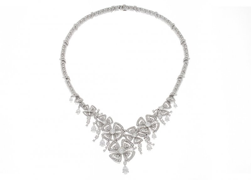 <strong>Bvlgari</strong>, Fiorever high jewelry necklace<br />
 