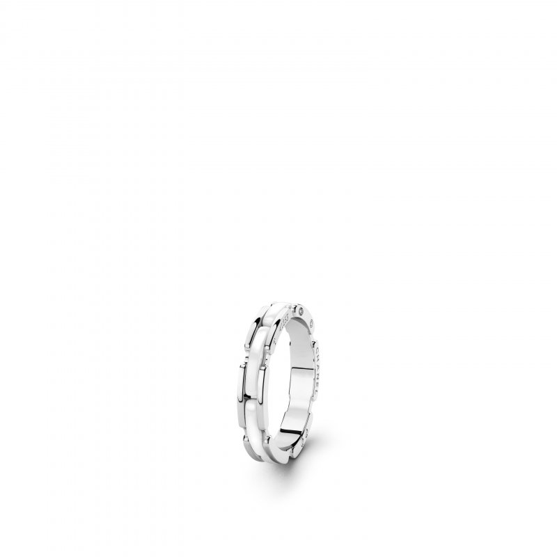 <strong>CHANEL</strong> Ultra ring<br />
 